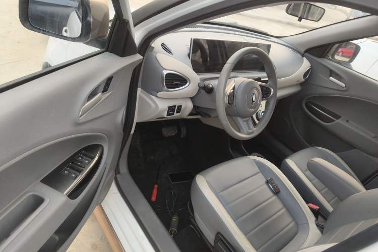 Used ORA White Cat 2022 Xiaoyue Mao Edition 360 km Luxury Model Lithium NMC Driver Seat