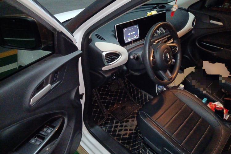 Used ORA White Cat 2022 Xiaoyue Mao Edition 360 km Luxury Model Lithium NMC Driver Seat