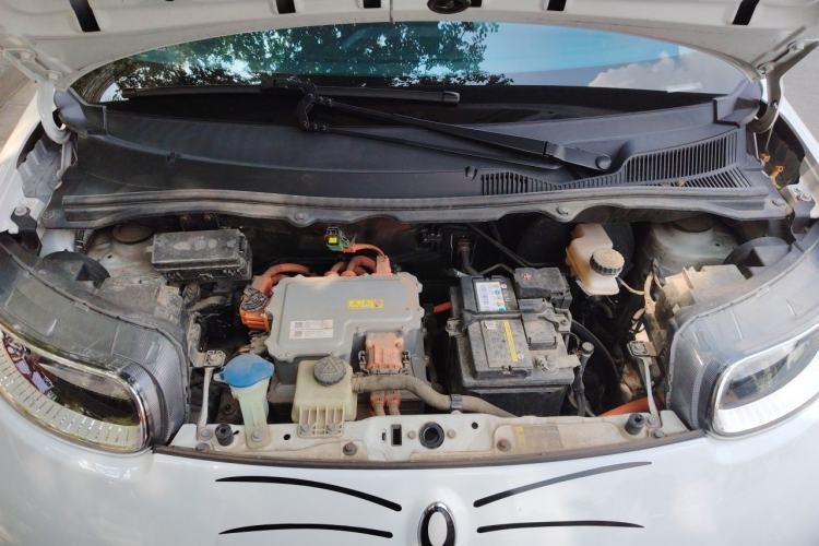 Used ORA White Cat 2022 Upgraded Model 305km Range Luxury Version Lithium-Ion Battery Engine Bay