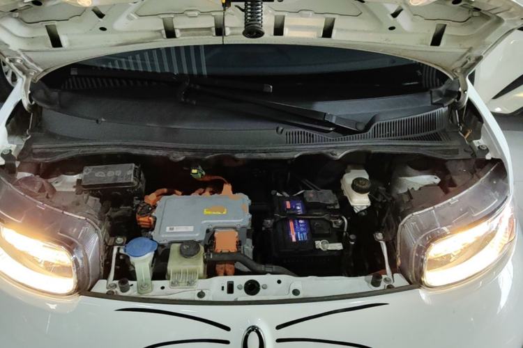 Used ORA White Cat 2022 Upgraded Model 305km Range Luxury Version Lithium-Ion Battery Engine Bay