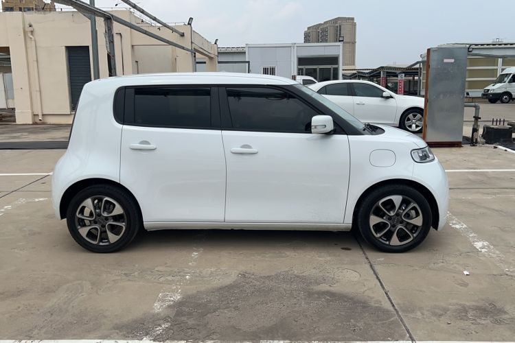 Used ORA White Cat 2022 Upgraded Model 305km Range Luxury Version Lithium-Ion Battery Exterior 2