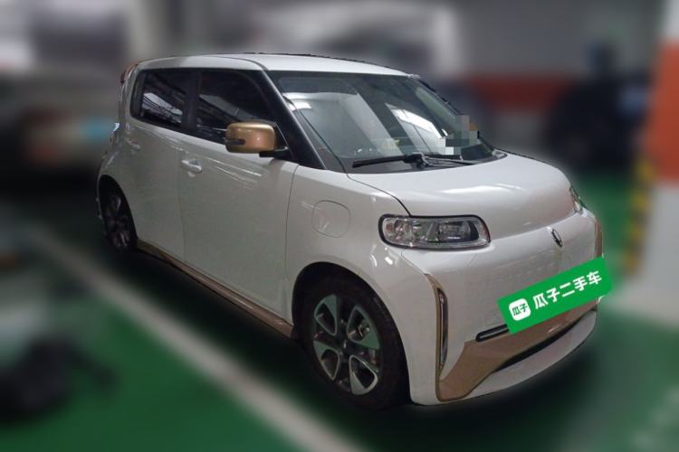 Used ORA White Cat 2022 Xiaoyue Mao Edition 360 km Luxury Model Lithium NMC Front Right 45 Deg