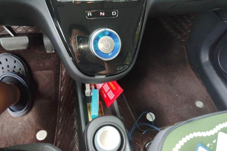 Used ORA White Cat 2022 Upgraded Model 305km Range Luxury Version Lithium-Ion Battery Gear Lever