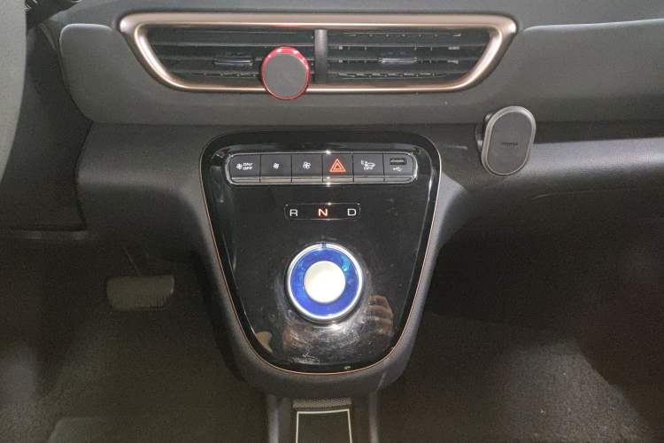 Used ORA White Cat 2022 Xiaoyue Mao Edition 360 km Luxury Model Lithium NMC Gear Lever