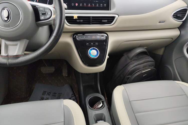 Used ORA White Cat 2022 Xiaoyue Mao Edition 360 km Luxury Model Lithium NMC Gear Lever