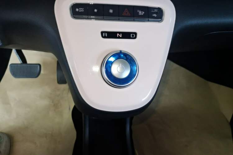 Used ORA White Cat 2022 Upgraded Model 305km Comfort Version Lithium-Ion Battery Gear Lever