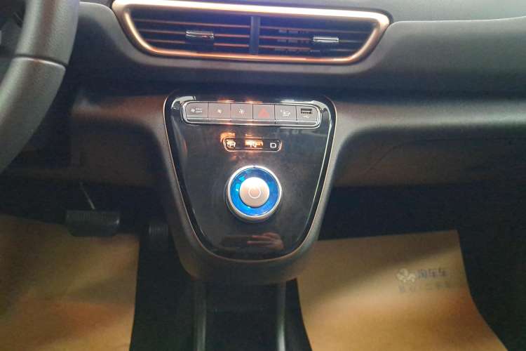 Used ORA White Cat 2022 Xiaoyue Mao Edition 401 km Flagship Model Lithium Ternary Gear Lever