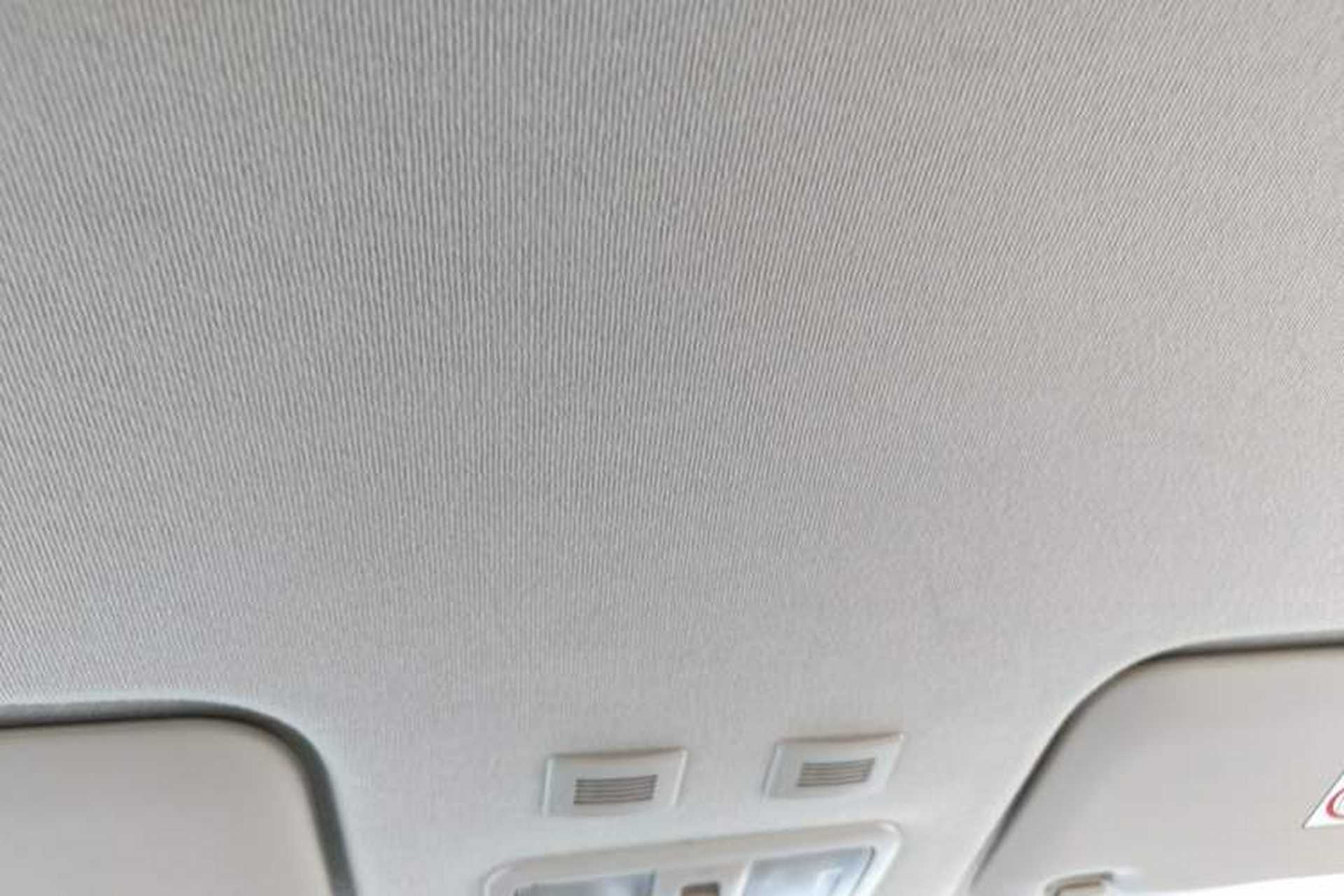 Used ORA White Cat 2022 Upgraded Model 305km Range Luxury Version Lithium-Ion Battery Headliner