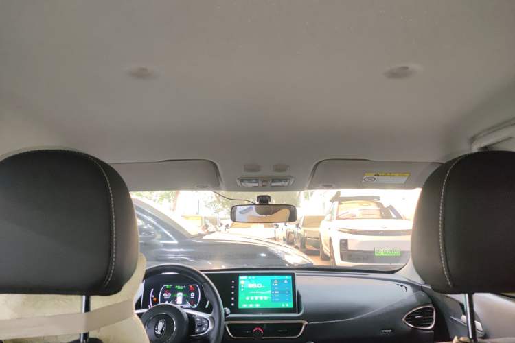 Used ORA White Cat 2022 Xiaoyue Mao Edition 360 km Luxury Model Lithium NMC Headliner