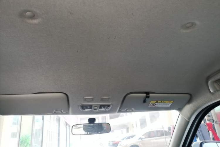 Used ORA White Cat 2022 Upgraded Model 305km Comfort Version Lithium-Ion Battery Headliner
