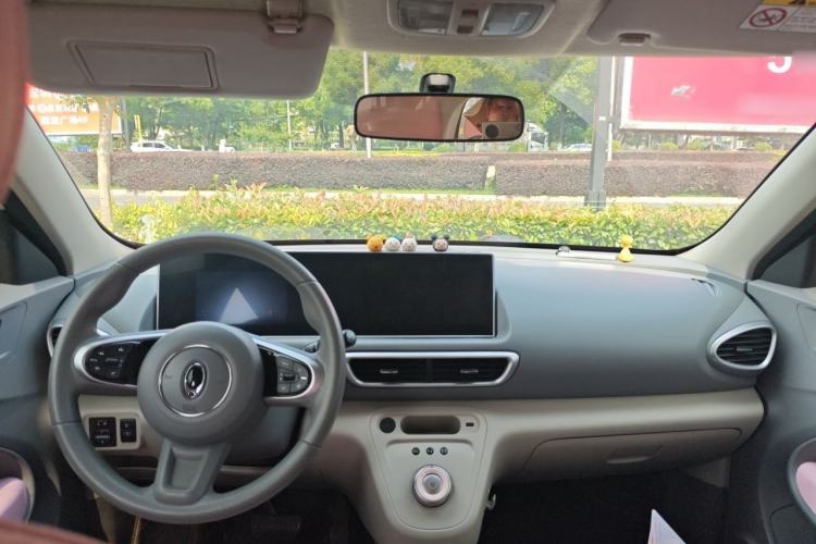 Used ORA White Cat 2022 Upgraded Model 305km Range Luxury Version Lithium-Ion Battery Headliner