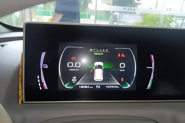 Used ORA White Cat 2022 Upgraded Model 305km Range Luxury Version Lithium-Ion Battery Instrument Cluster