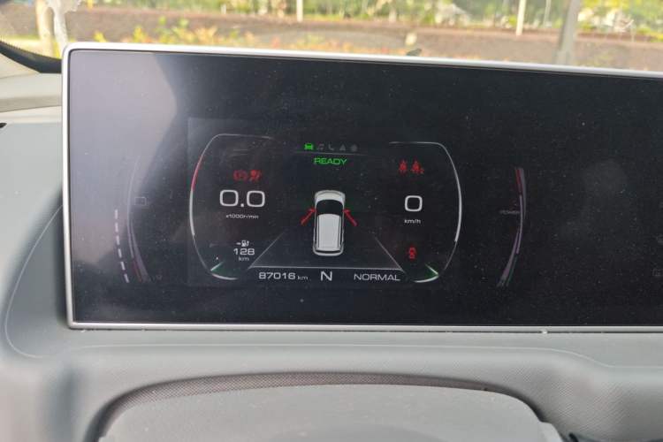 Used ORA White Cat 2022 Upgraded Model 305km Range Luxury Version Lithium-Ion Battery Instrument Cluster
