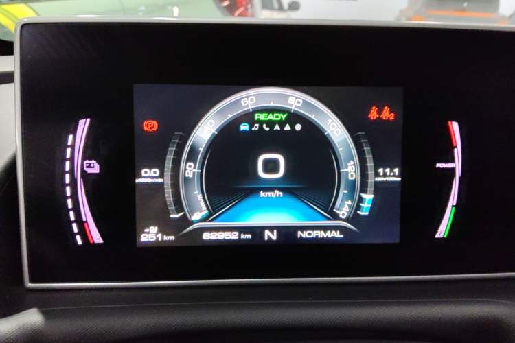 Used ORA White Cat 2022 Upgraded Model 305km Range Luxury Version Lithium-Ion Battery Instrument Cluster