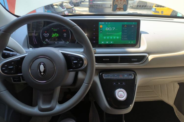 Used ORA White Cat 2022 Upgraded Model 305km Range Luxury Version Lithium-Ion Battery Interior 2