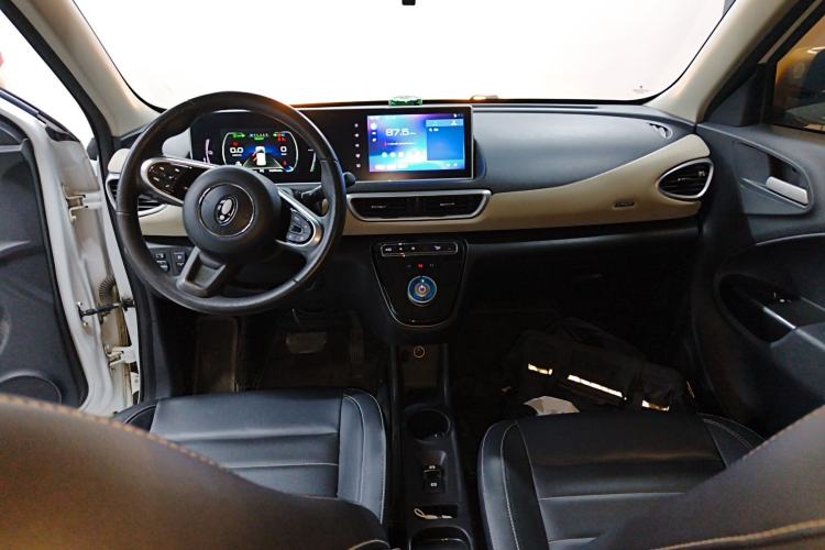 Used ORA White Cat 2022 Xiaoyue Mao Edition 360 km Luxury Model Lithium NMC Interior 2