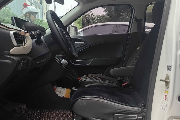 Used ORA White Cat 2022 Upgraded Model 305km Range Luxury Version Lithium-Ion Battery Interior 2