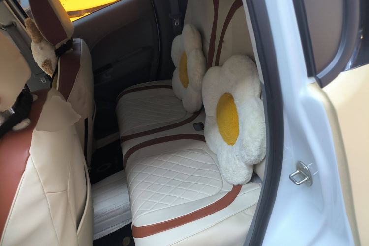 Used ORA White Cat 2022 Upgraded Model 305km Range Luxury Version Lithium-Ion Battery Interior 4