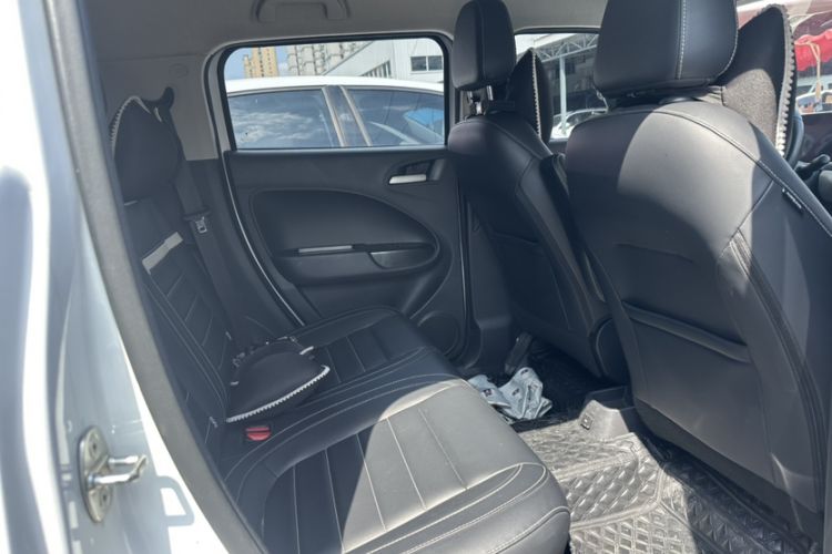 Used ORA White Cat 2022 Upgraded Model 305km Range Luxury Version Lithium-Ion Battery Interior 4