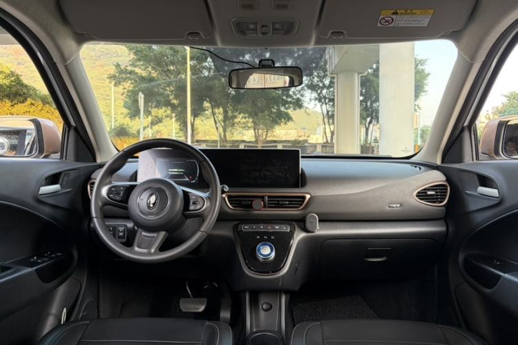 Used ORA White Cat 2022 Xiaoyue Mao Edition 360 km Luxury Model Lithium NMC Interior 5