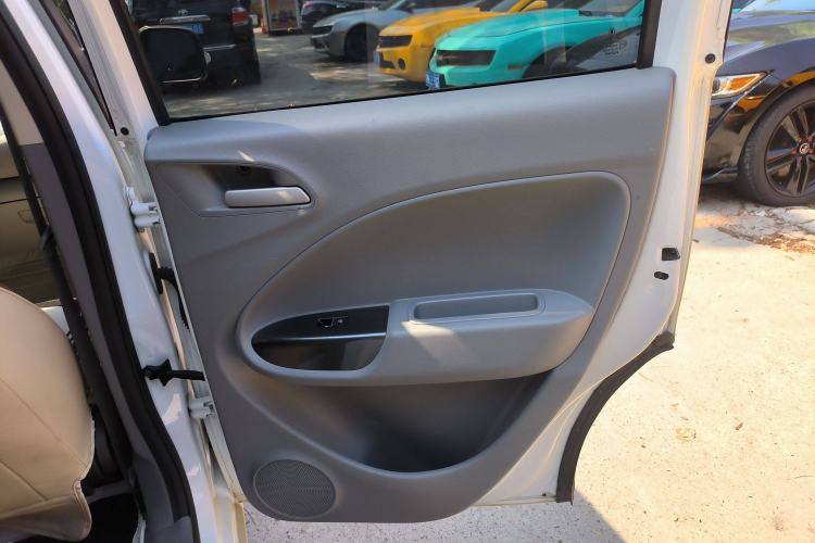 Used ORA White Cat 2022 Upgraded Model 305km Range Luxury Version Lithium-Ion Battery Interior 6