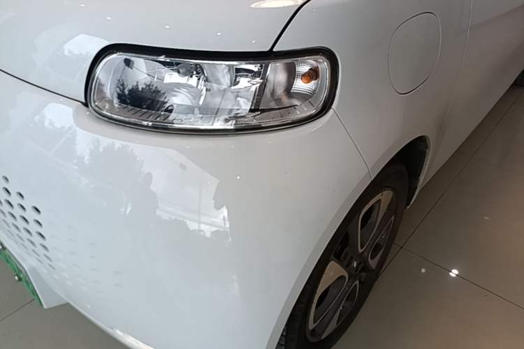 Used ORA White Cat 2022 Upgraded Model 305km Range Luxury Version Lithium-Ion Battery Left Front Headlight