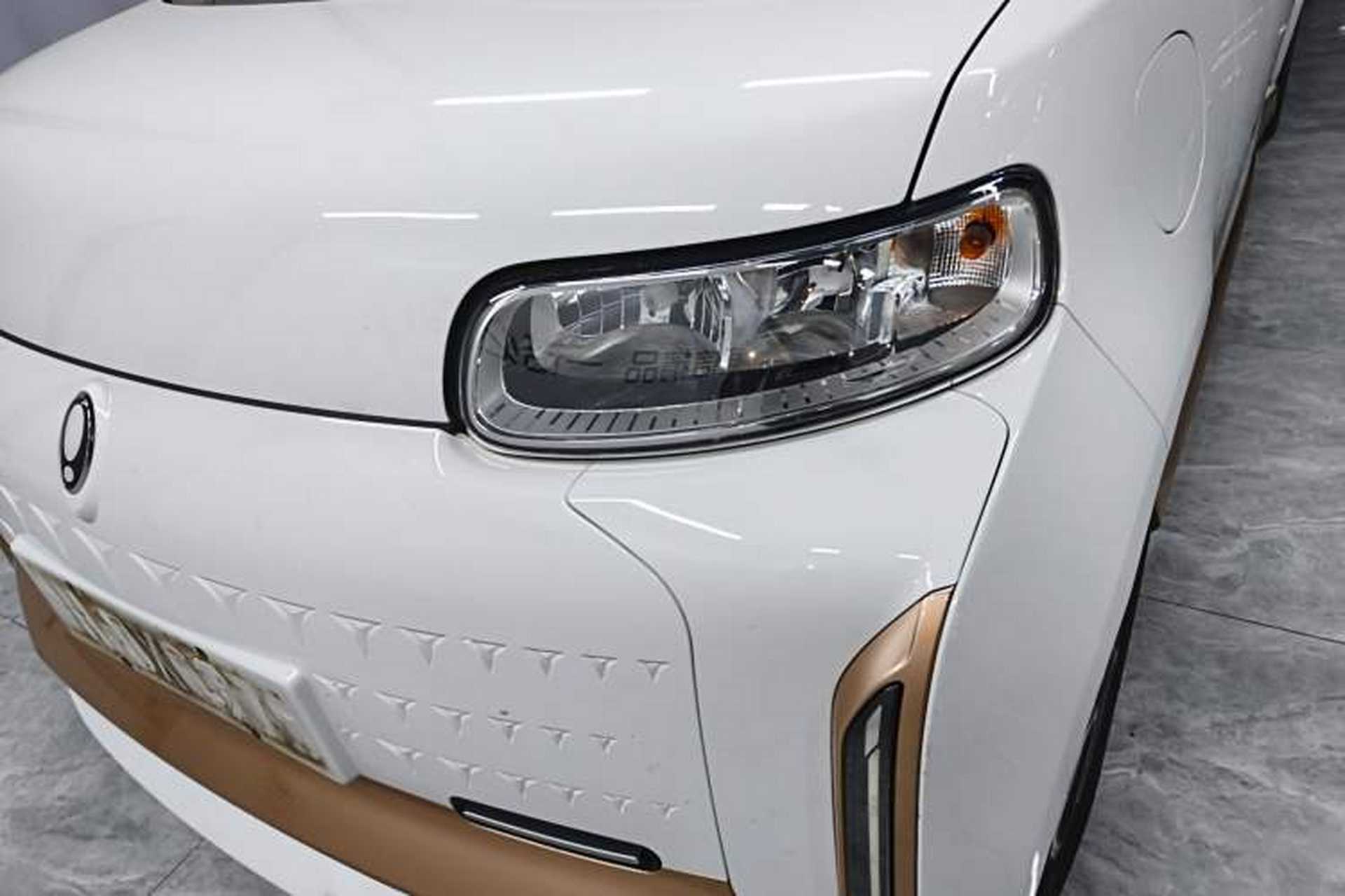 Used ORA White Cat 2022 Xiaoyue Mao Edition 360 km Luxury Model Lithium NMC Left Front Headlight