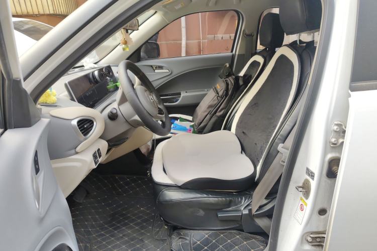 Used ORA White Cat 2022 Upgraded Model 305km Range Luxury Version Lithium-Ion Battery Left Front Seat
