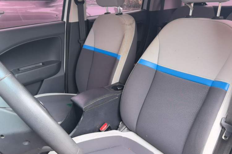 Used ORA White Cat 2022 Upgraded Model 305km Range Luxury Version Lithium-Ion Battery Left Front Seat