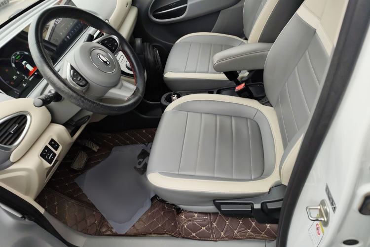 Used ORA White Cat 2022 Xiaoyue Mao Edition 360 km Luxury Model Lithium NMC Left Front Seat