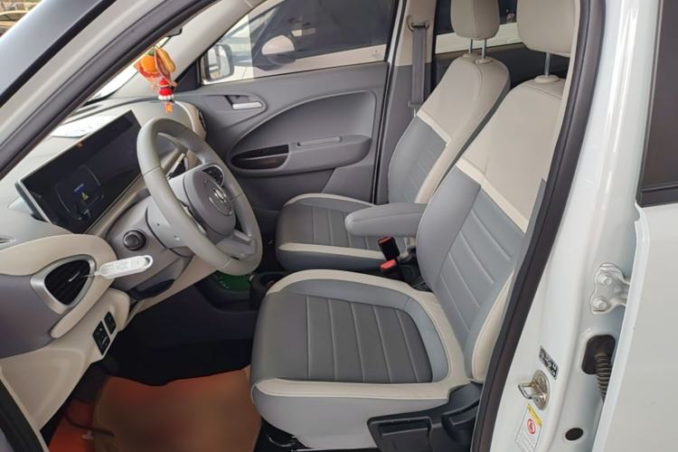 Used ORA White Cat 2022 Xiaoyue Mao Edition 360 km Luxury Model Lithium NMC Left Front Seat