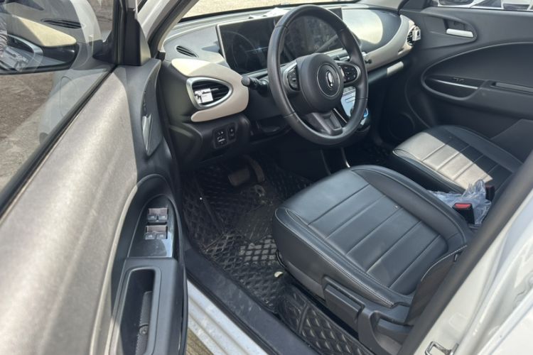 Used ORA White Cat 2022 Upgraded Model 305km Range Luxury Version Lithium-Ion Battery Left Front Seat