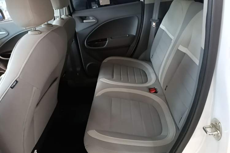 Used ORA White Cat 2022 Upgraded Model 305km Range Luxury Version Lithium-Ion Battery Left Rear Seat