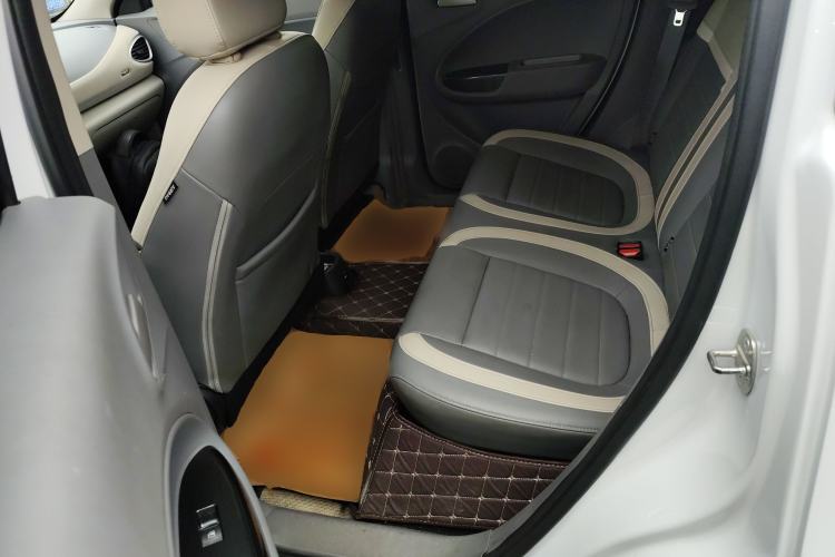 Used ORA White Cat 2022 Xiaoyue Mao Edition 360 km Luxury Model Lithium NMC Left Rear Seat