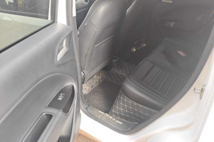 Used ORA White Cat 2022 Xiaoyue Mao Edition 401 km Flagship Model Lithium Ternary Left Rear Seat