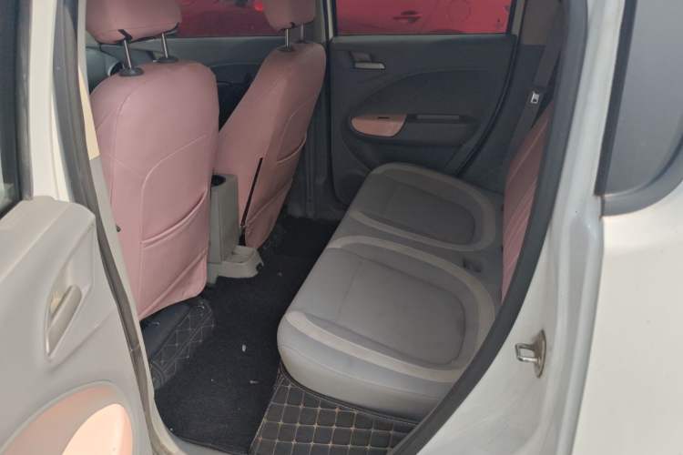 Used ORA White Cat 2022 Upgraded Model 305km Range Luxury Version Lithium-Ion Battery Left Rear Seat