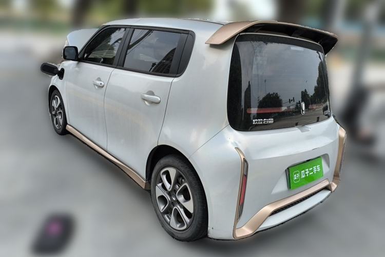 Used ORA White Cat 2022 Xiaoyue Mao Edition 401 km Flagship Model Lithium Ternary Rear Left 45 Deg