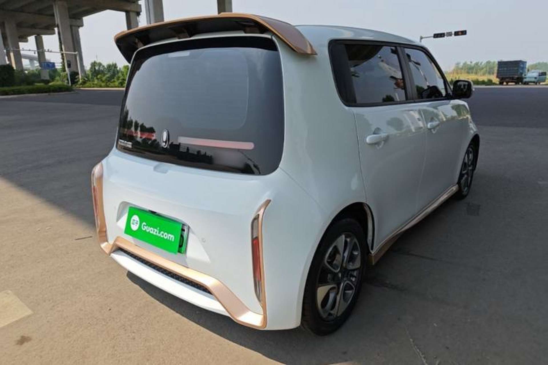 Used ORA White Cat 2022 Xiaoyue Mao Edition 360 km Luxury Model Lithium NMC Rear Right 45 Deg