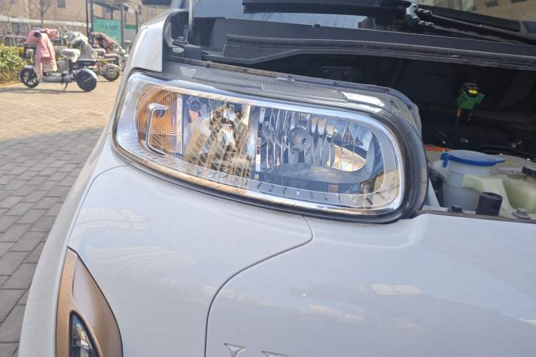 Used ORA White Cat 2022 Xiaoyue Mao Edition 401 km Flagship Model Lithium Ternary Right Front Headlight