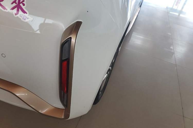 Used ORA White Cat 2022 Xiaoyue Mao Edition 360 km Luxury Model Lithium NMC Right Rear Taillight
