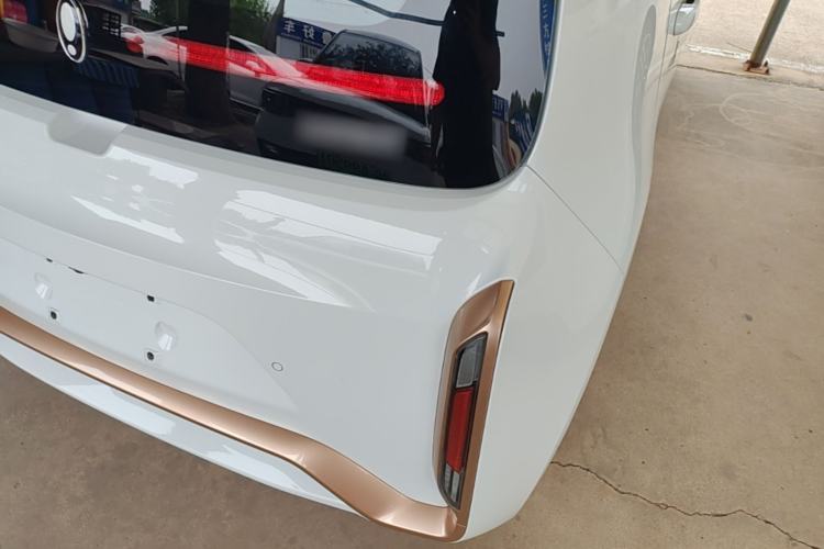 Used ORA White Cat 2022 Xiaoyue Mao Edition 360 km Luxury Model Lithium NMC Right Rear Taillight