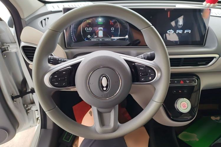 Used ORA White Cat 2022 Xiaoyue Mao Edition 360 km Luxury Model Lithium NMC Steering Wheel