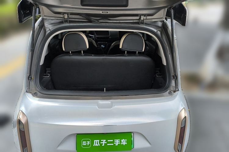 Used ORA White Cat 2022 Xiaoyue Mao Edition 401 km Flagship Model Lithium Ternary Trunk