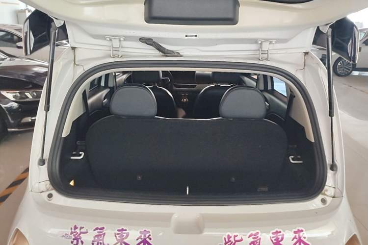 Used ORA White Cat 2022 Xiaoyue Mao Edition 360 km Luxury Model Lithium NMC Trunk