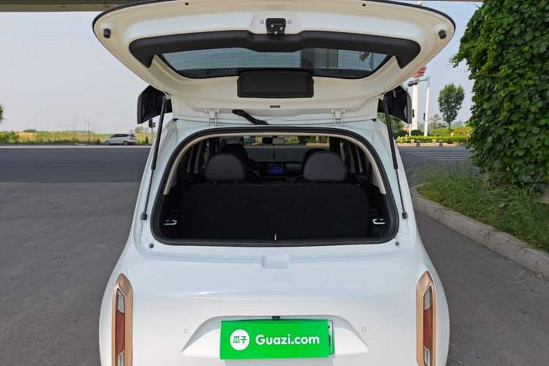 Used ORA White Cat 2022 Xiaoyue Mao Edition 360 km Luxury Model Lithium NMC Trunk