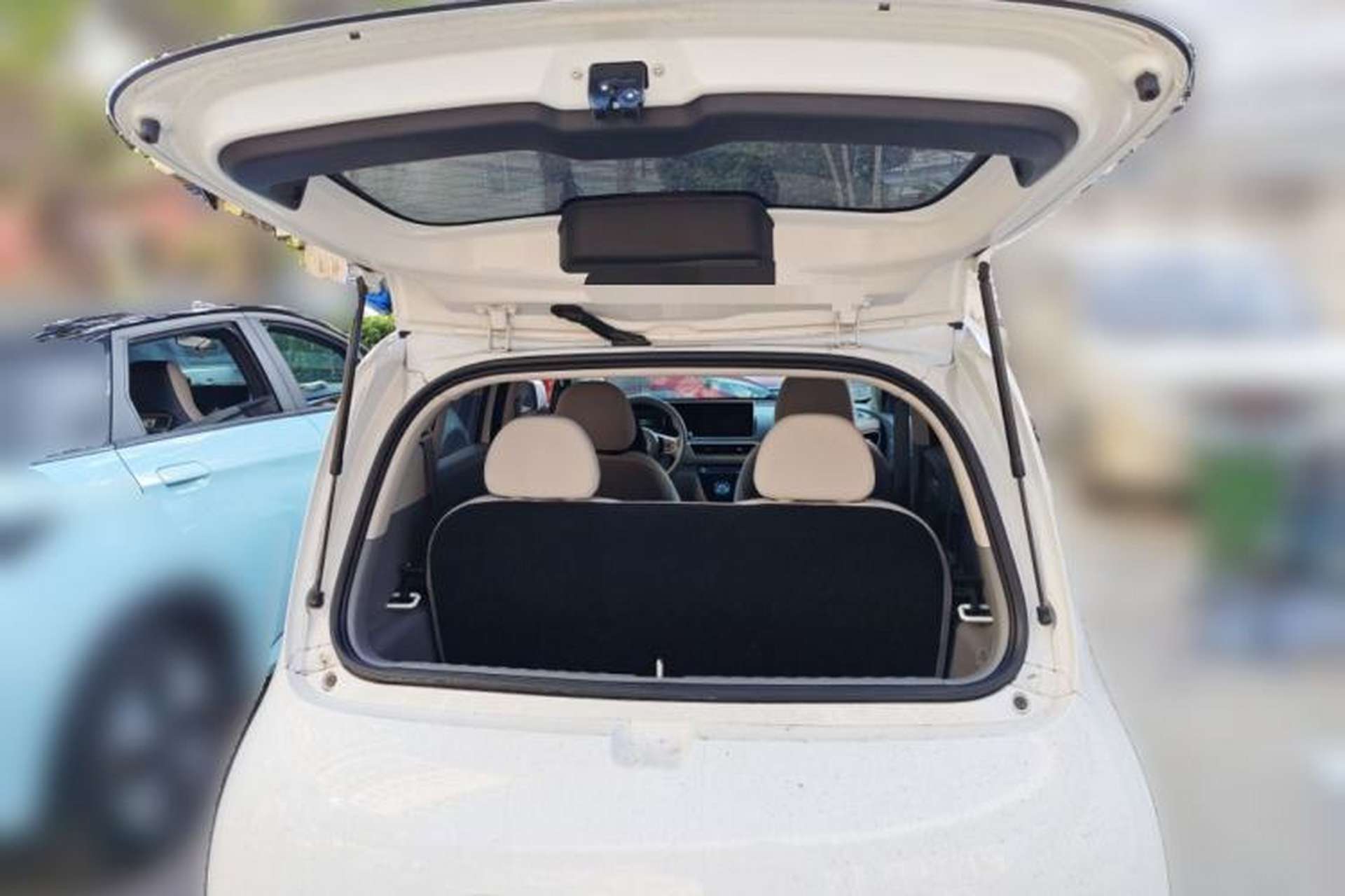 Used ORA White Cat 2022 Upgraded Model 305km Range Luxury Version Lithium-Ion Battery Trunk