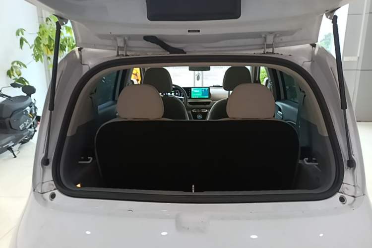 Used ORA White Cat 2022 Upgraded Model 305km Range Luxury Version Lithium-Ion Battery Trunk