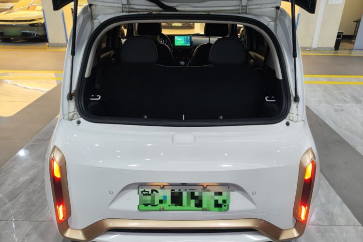 Used ORA White Cat 2022 Xiaoyue Mao Edition 360 km Luxury Model Lithium NMC Trunk
