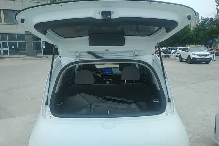 Used ORA White Cat 2022 Upgraded Model 305km Range Luxury Version Lithium-Ion Battery Trunk