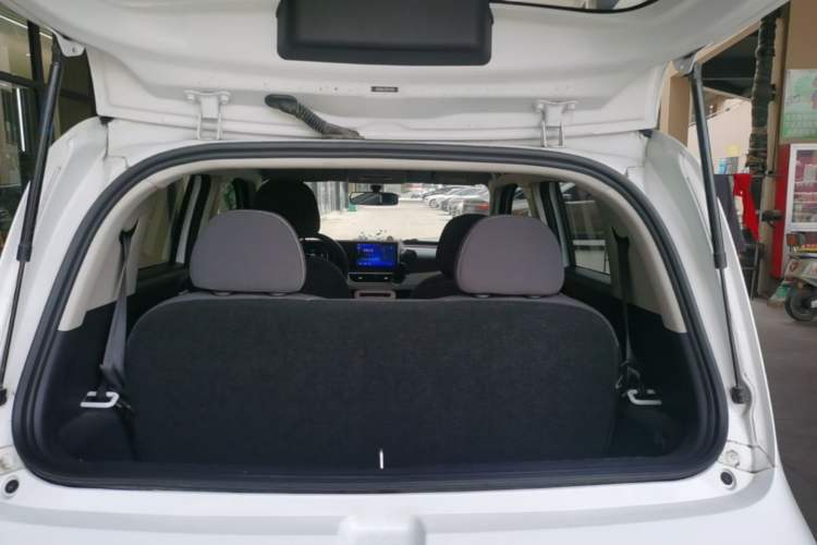 Used ORA White Cat 2022 Upgraded Model 305km Comfort Version Lithium-Ion Battery Trunk